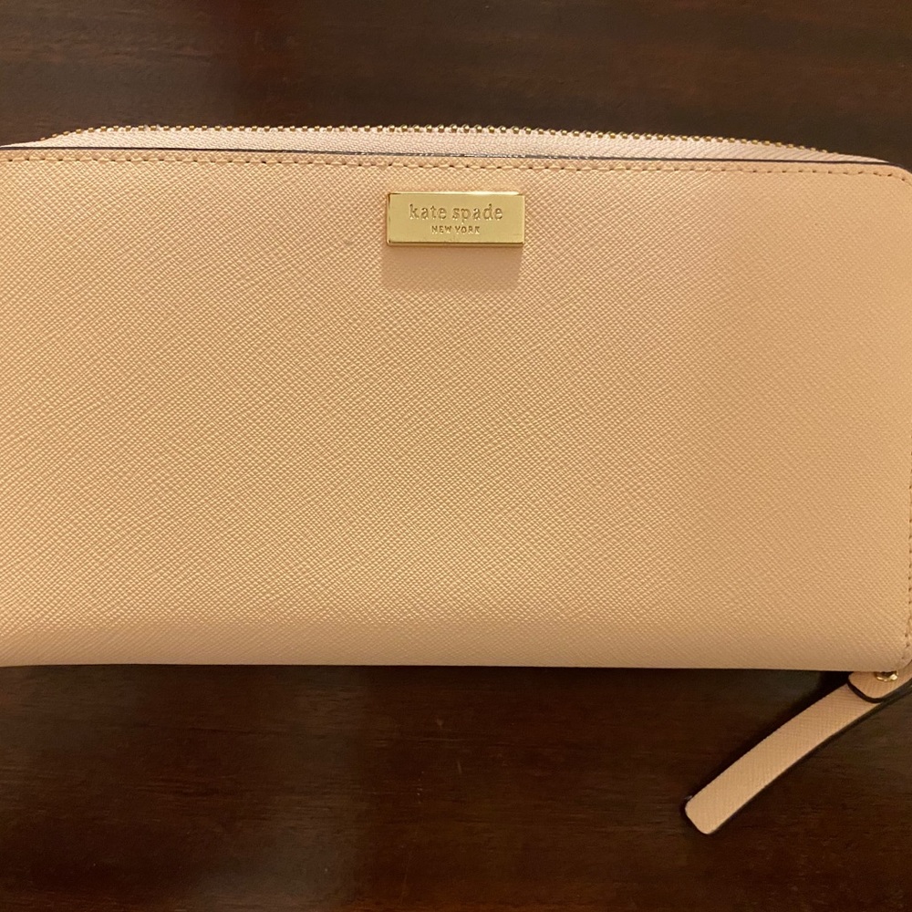 Pink Kate Spade Zip Wallet : Never Used